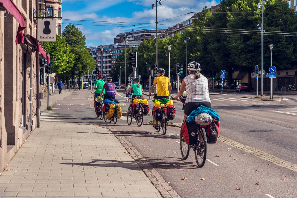 Families with older children often use cycling bags for transportation