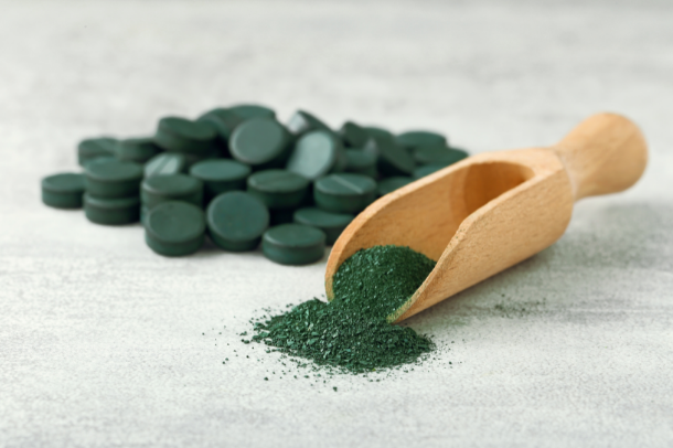 Spirulina tablets and powder