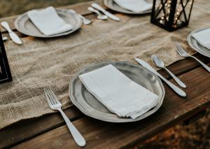Table setting with a mix and match combination