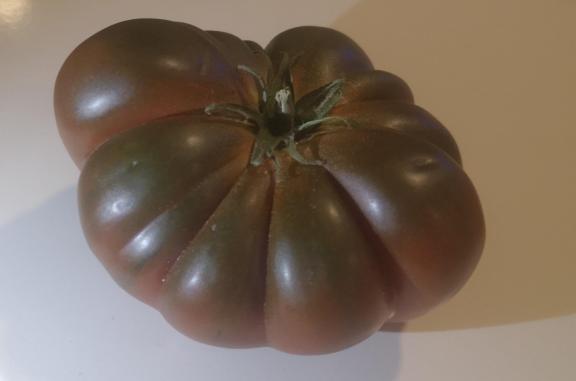 Ribbed tomato