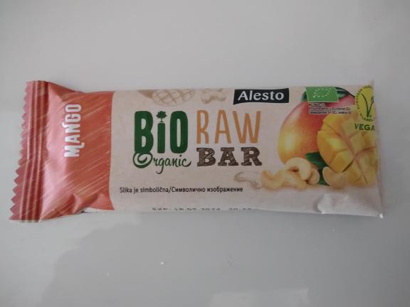 Private label organic raw cashew nut and mango fruit bar sold by Lidl