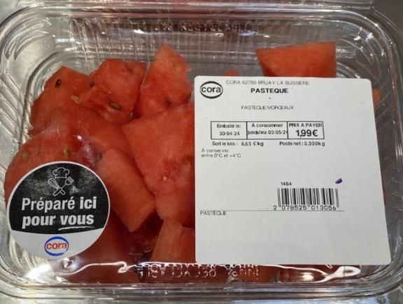 Fresh cut watermelon in a French supermarket (Cora)