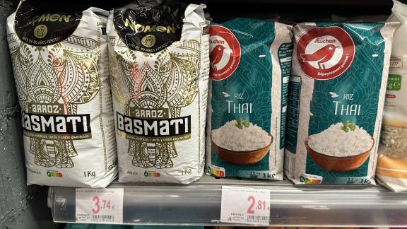 ‘Thai rice’ next to basmati rice in a Spanish supermarket