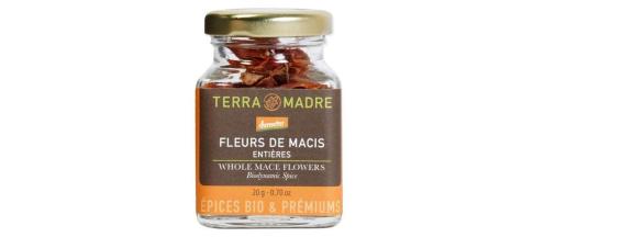 Organic-certified and biodynamic-certified mace available in France