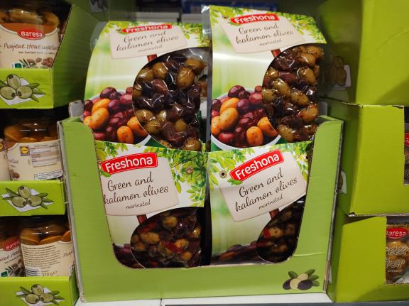 Figure 8: Freshona green and kalamon table olives sold by Lidl