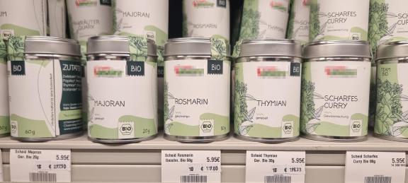 Figure 3: Organic-certified dried thyme in a German high-end retail outlet