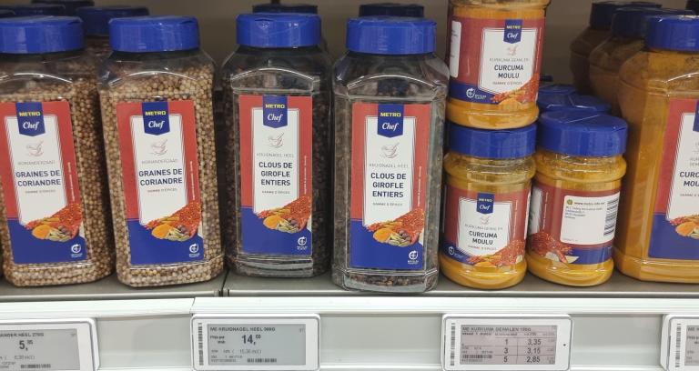 Cloves in 0.3 kg jars in a cash-and-carry outlet in the Netherlands